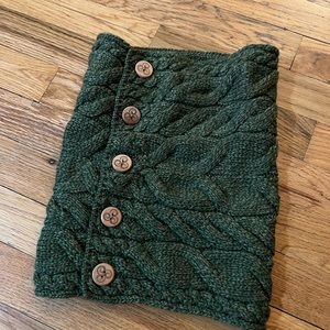 Boutique neck cowl